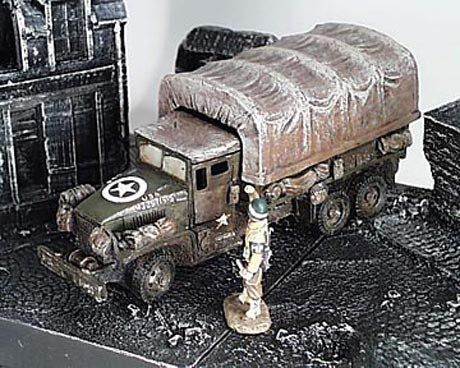 King & Country DD007 GMC Truck & Military Policeman Review