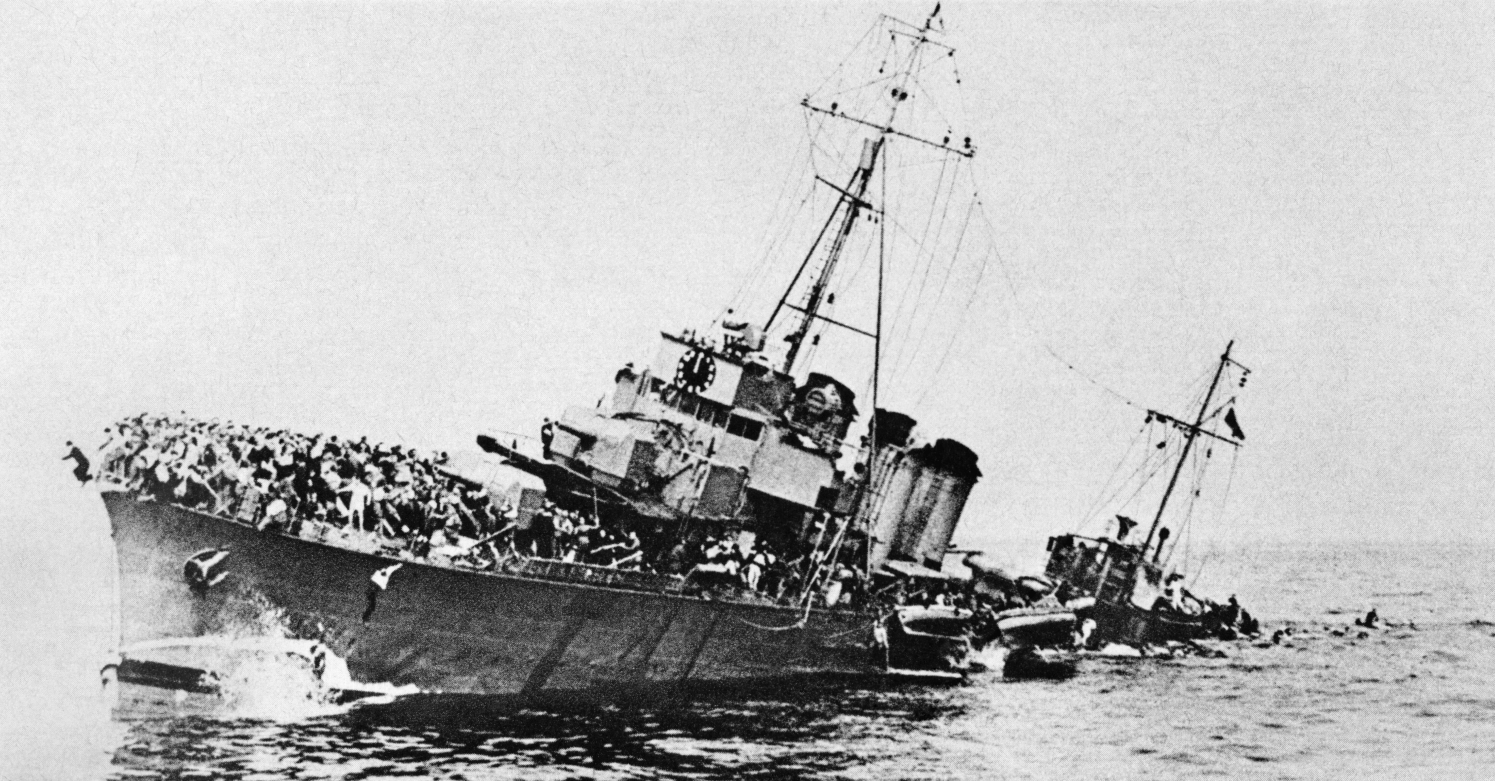 The French destroyer Bourrasque sinks with evacuated troops aboard, 30 May 1940.