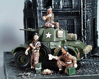 AN016 Daimler Armoured Car incl 3 figures by King & Country