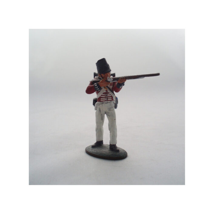 Del Prado Coldstream Guardsman standing and aiming a musket, with red coat and white trousers