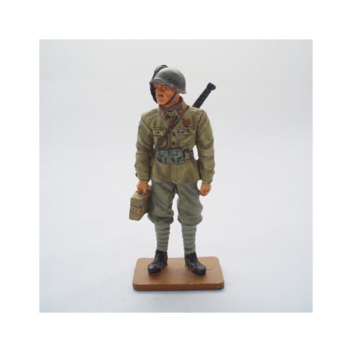 Del Prado Italian Bersaglieri Corporal 1944 reference figure photograph