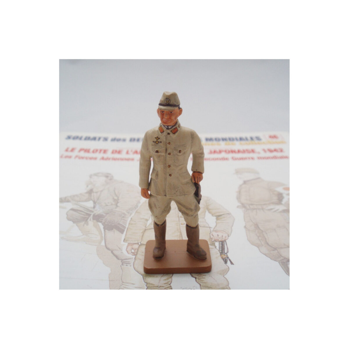 Del Prado Japanese Aviation Lieutenant 1942 reference figure photograph