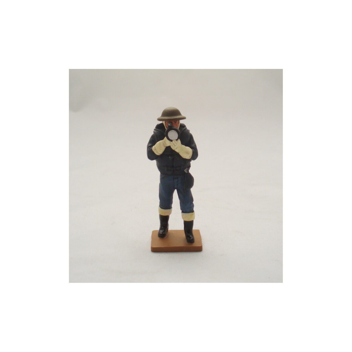 Del Prado Royal Canadian Navy Signals Rating 1943 reference figure photograph