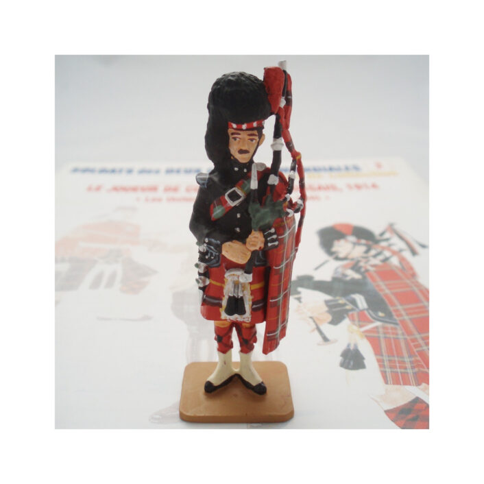 Del Prado Scottish Piper 1914 reference figure photograph