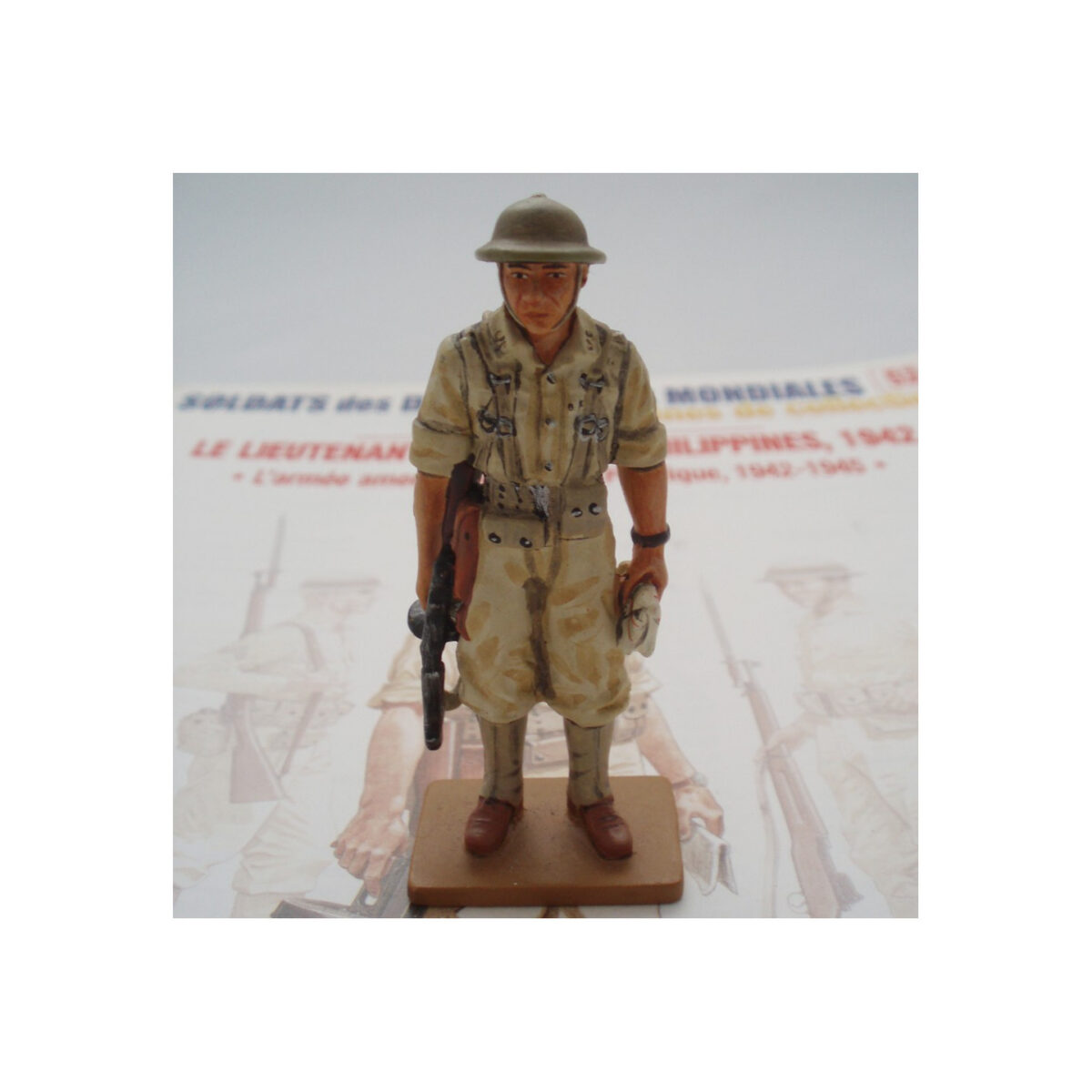 Del Prado US Lieutenant in the Philippines 1942 reference figure photograph