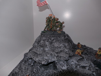 IWJ010B Battlefield with Mountain Summit by King & Country