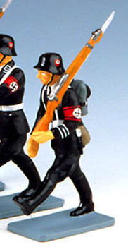 LAH002A Goosestepping with Rifle by King & Country