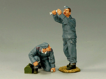 LW005 “Luftwaffe Ground Crew Set” by King & Country