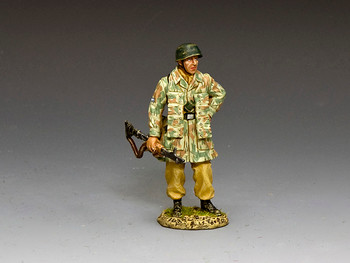 LW067 Standing Fallschrimjager by King & Country