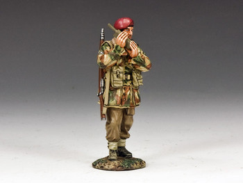 MG041(P) Walkie Talkie by King & Country