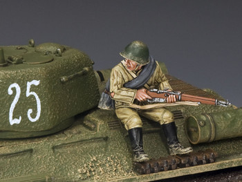 RA047 Sitting with Rifle by King & Country