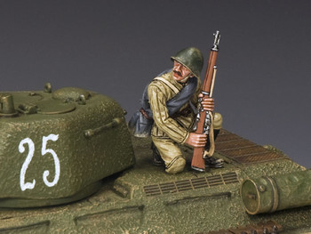 RA048 Kneeling with Rifle by King & Country