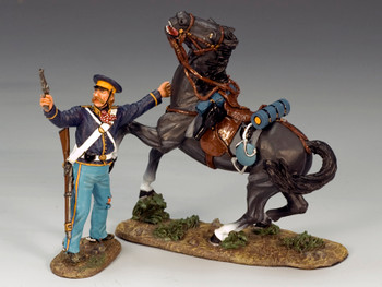 TRW010 Dismounted Dragoon with Pistol by King & Country