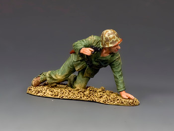 USMC046 Kneeling Marine with Pistol by King & Country