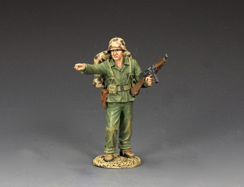 USMC071 Pointing Marine Gunny by King & Country