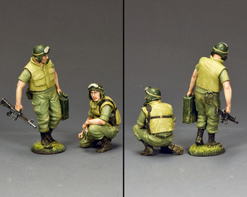 VN073 Dismounted Armoured Crew by King & Country