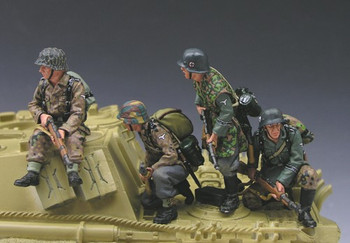 King & Country WS062 Jagdpanther Riders. Set reference photograph from the Operation ToyBox media library; image © King & Country. The Jagdpanther beneath the four riders is a separate vehicle release.