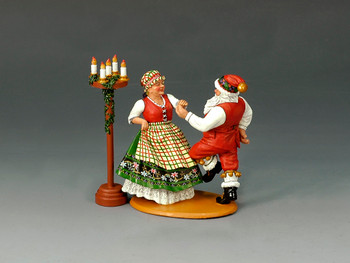 XM009-02 Mr & Mrs Claus Having Fun by King & Country