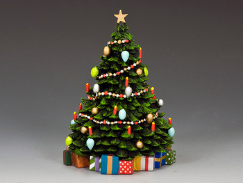 XM017-01 Christmas Tree with Christmas Present by King & Country