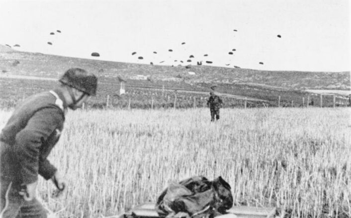 German parachute landings on Crete, May 1941. Bundesarchiv, Bild 141-0864, photographer unknown; CC BY-SA 3.0 DE. Image reproduced without alteration.